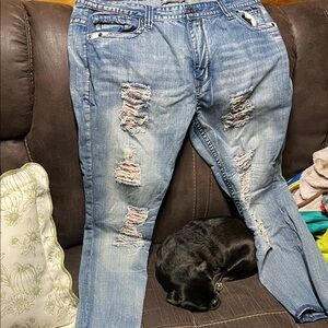 Stylish Blue Distressed Men's Relaxed Jeans